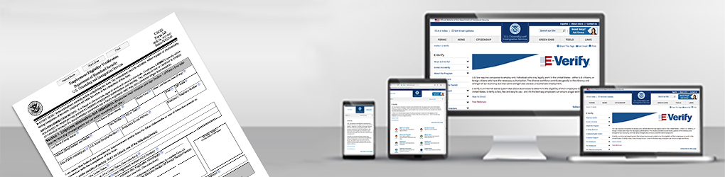 Cartel que muestra el sitio web público de E-Verify en computadoras y  dispositivos móviles.